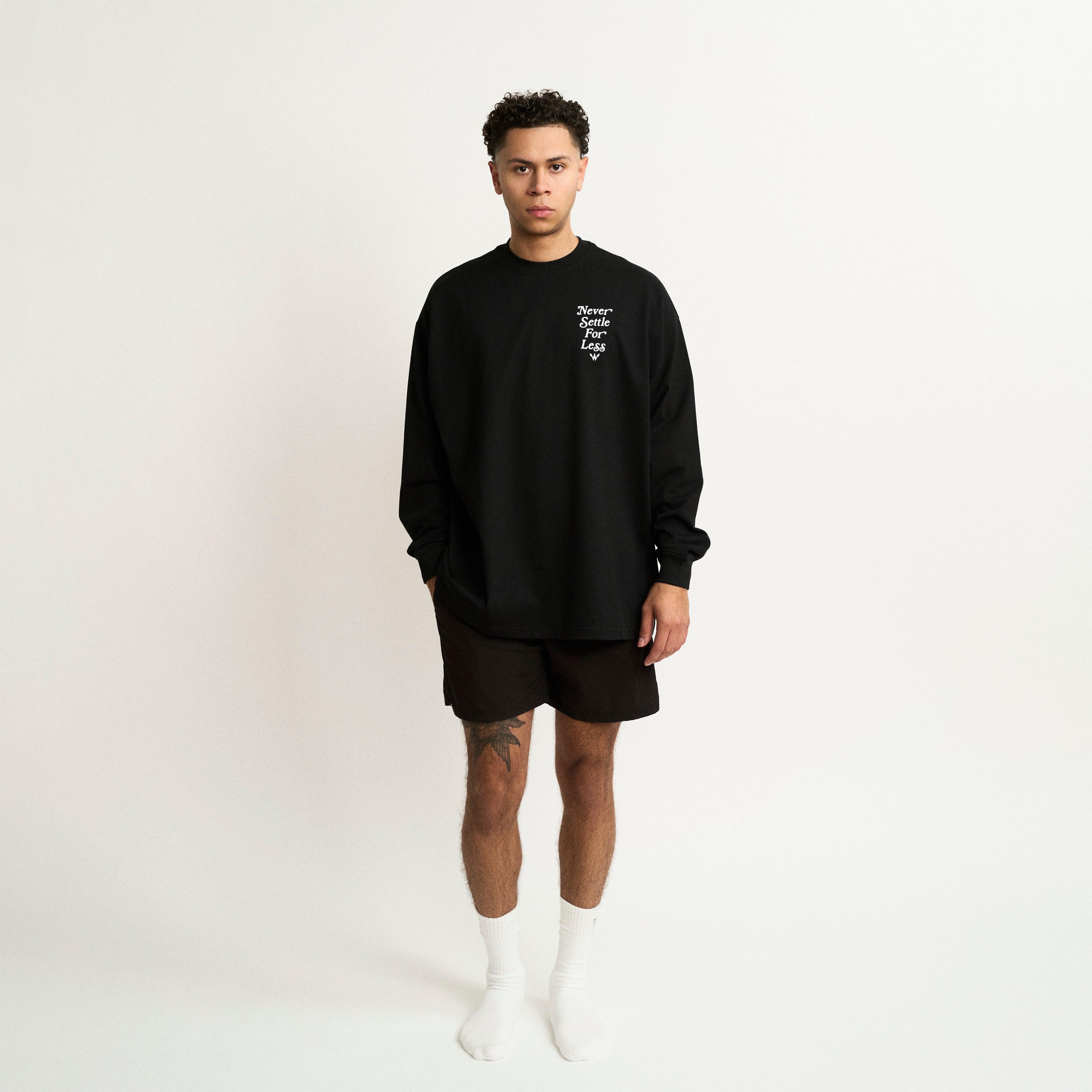 CLASSIC OVERSIZED LONG SLEEVE TEE IN NOIR