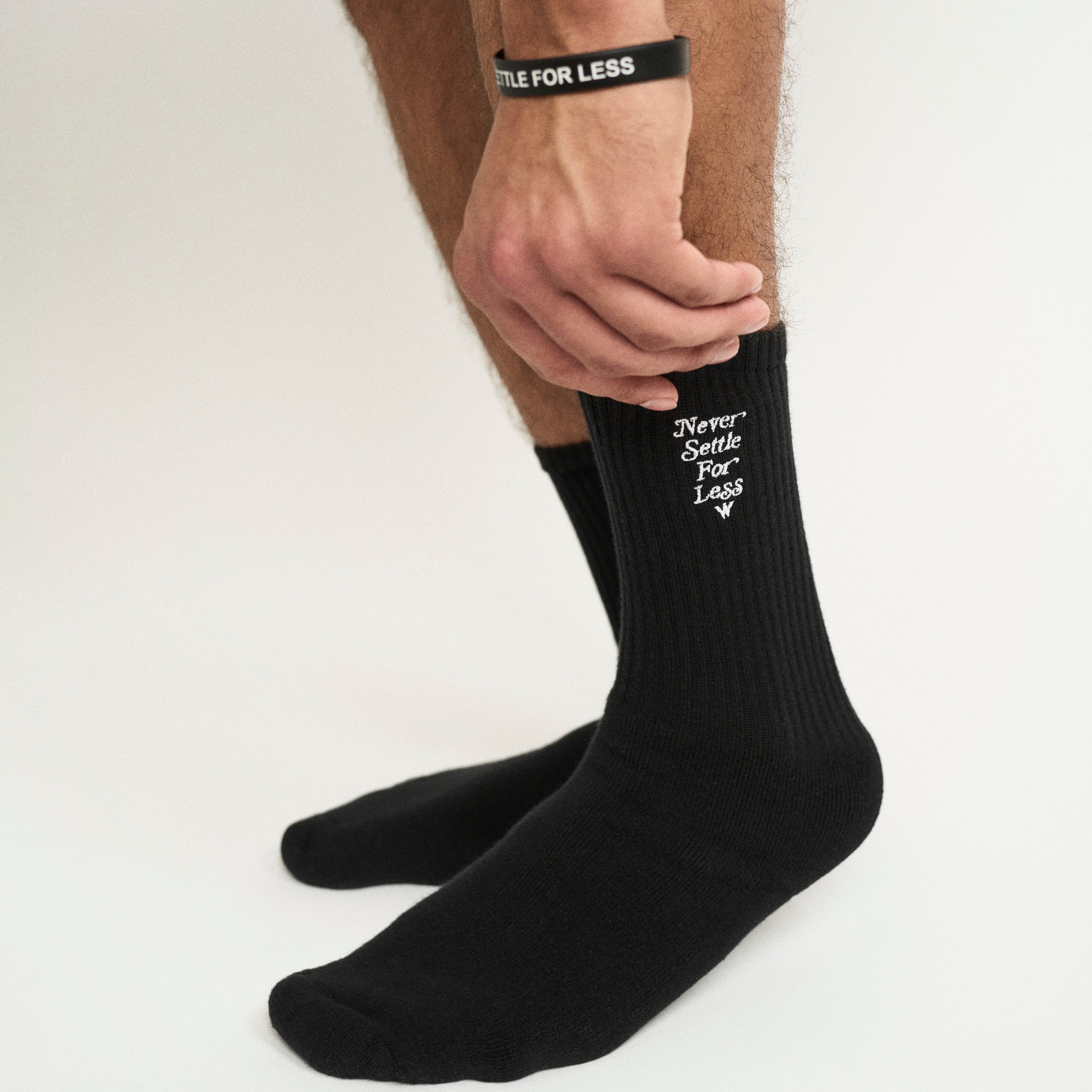 CLASSIC EMBROIDERED SOCK IN NOIR