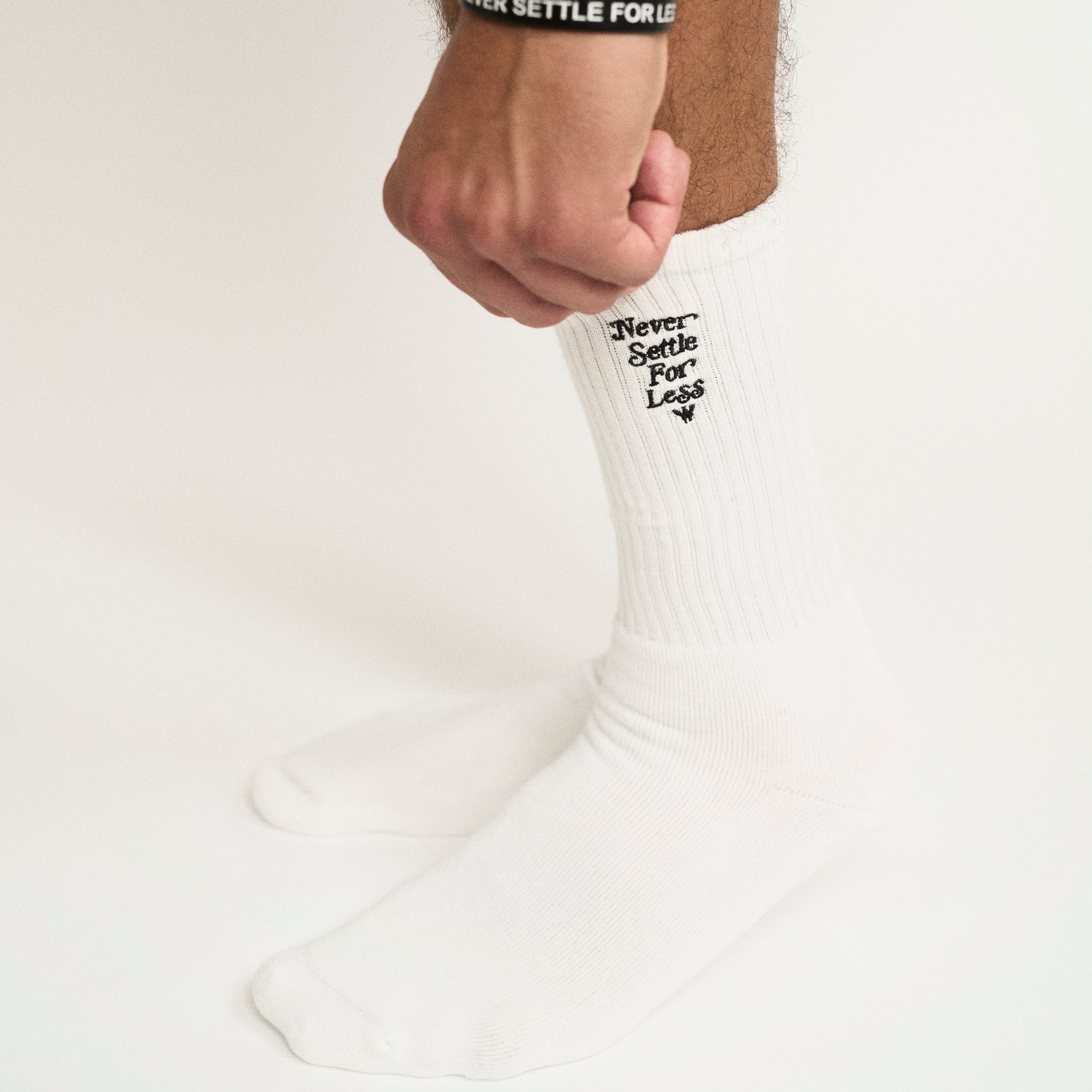 CLASSIC EMBROIDERED SOCK IN FROST